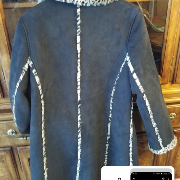 Ladies coat - Picture 3 of 3